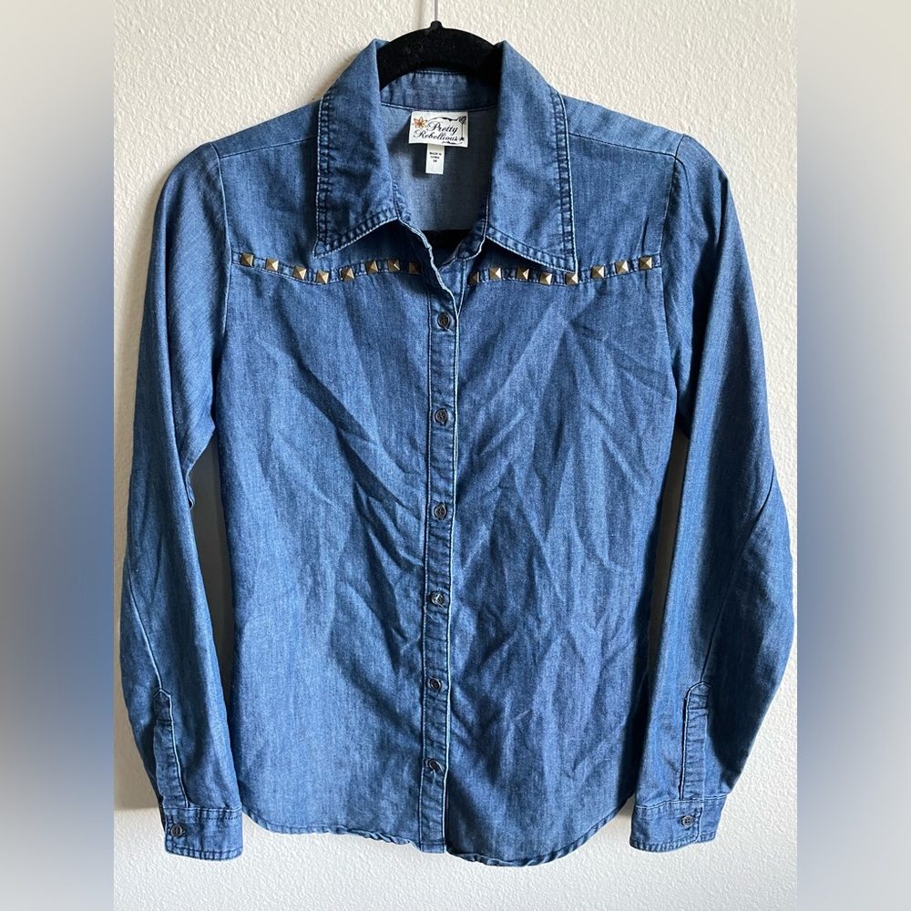 Denim Studded Shirt. Size XS. Pretty Rebellious